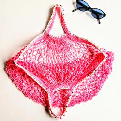 ネットバッグ　ピンク　手編みのポンポン毛糸の飾り　メッシュバッグ　マルシェバッグ　エコバッグ　コンパクト 4枚目の画像
