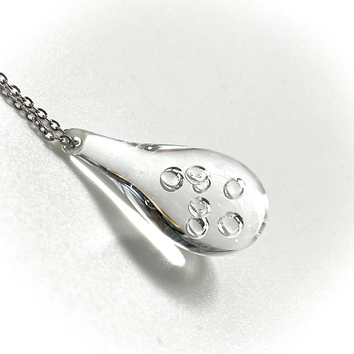 ＊ 空気の遊び場 ＊ しずく