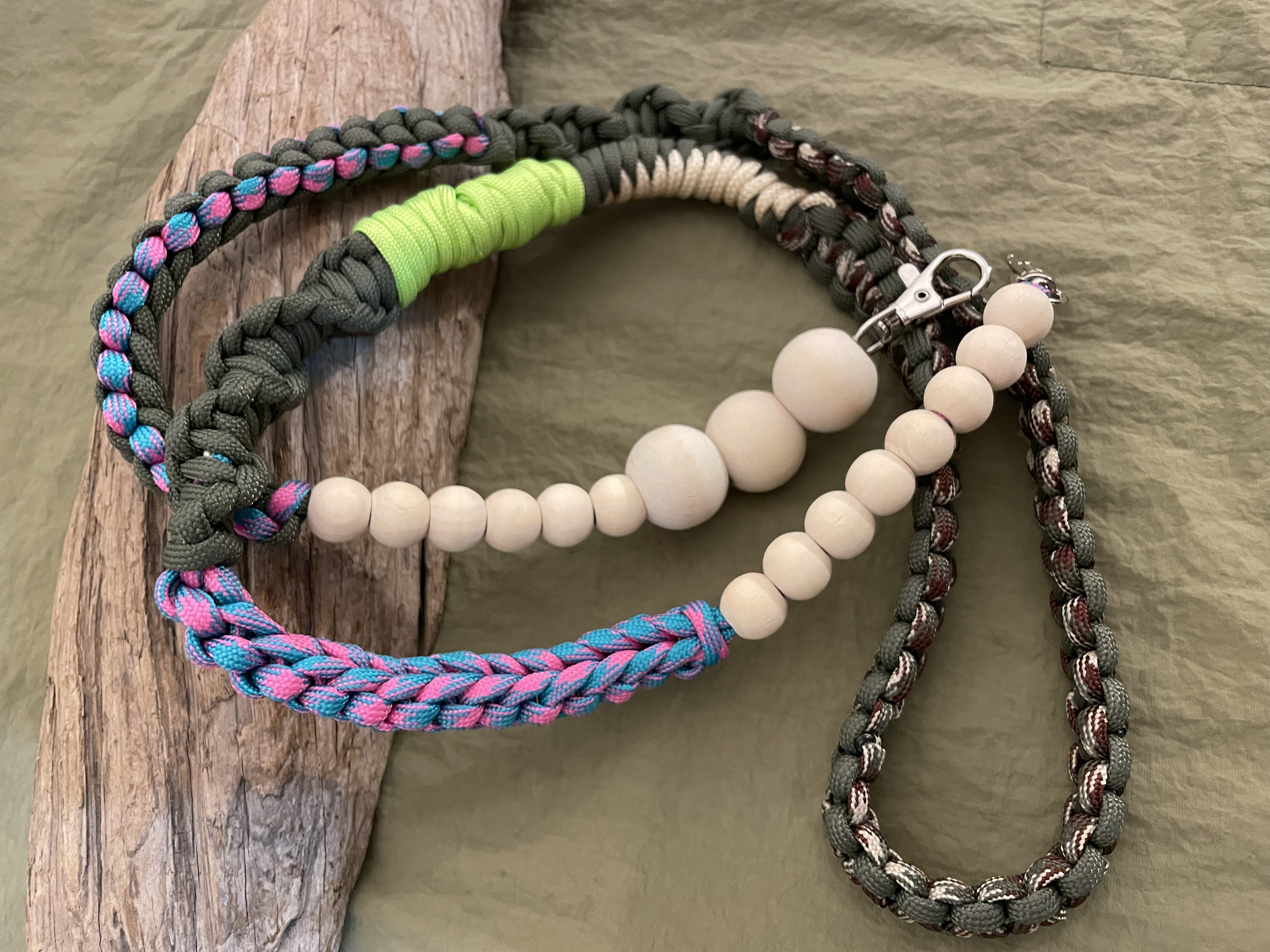 Wood ballとパラコードのストラップ　khaki×turquoise