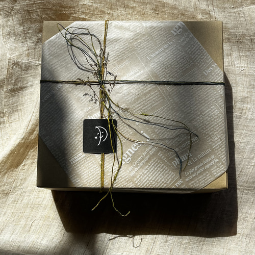 三日月のサンキャッチャー✨ステンドグラス✨ サンキャッチャー