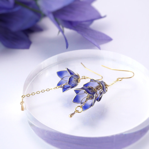 桔梗の花灯籠 ピアス&イヤリング ピアス（フック・チェーン