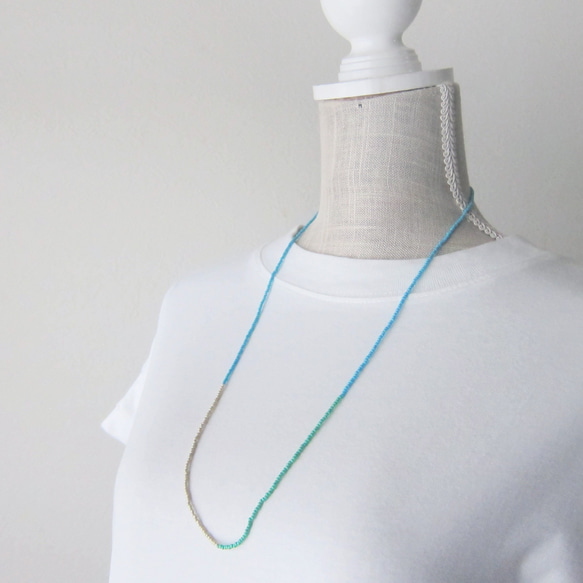 ターコイズブルー Color scheme necklace 金属アレルギー対応 かぶるタイプ ガラスビーズ ロングネッ 3枚目の画像