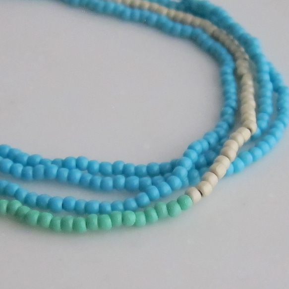 ターコイズブルー Color scheme necklace 金属アレルギー対応 かぶるタイプ ガラスビーズ ロングネッ 5枚目の画像
