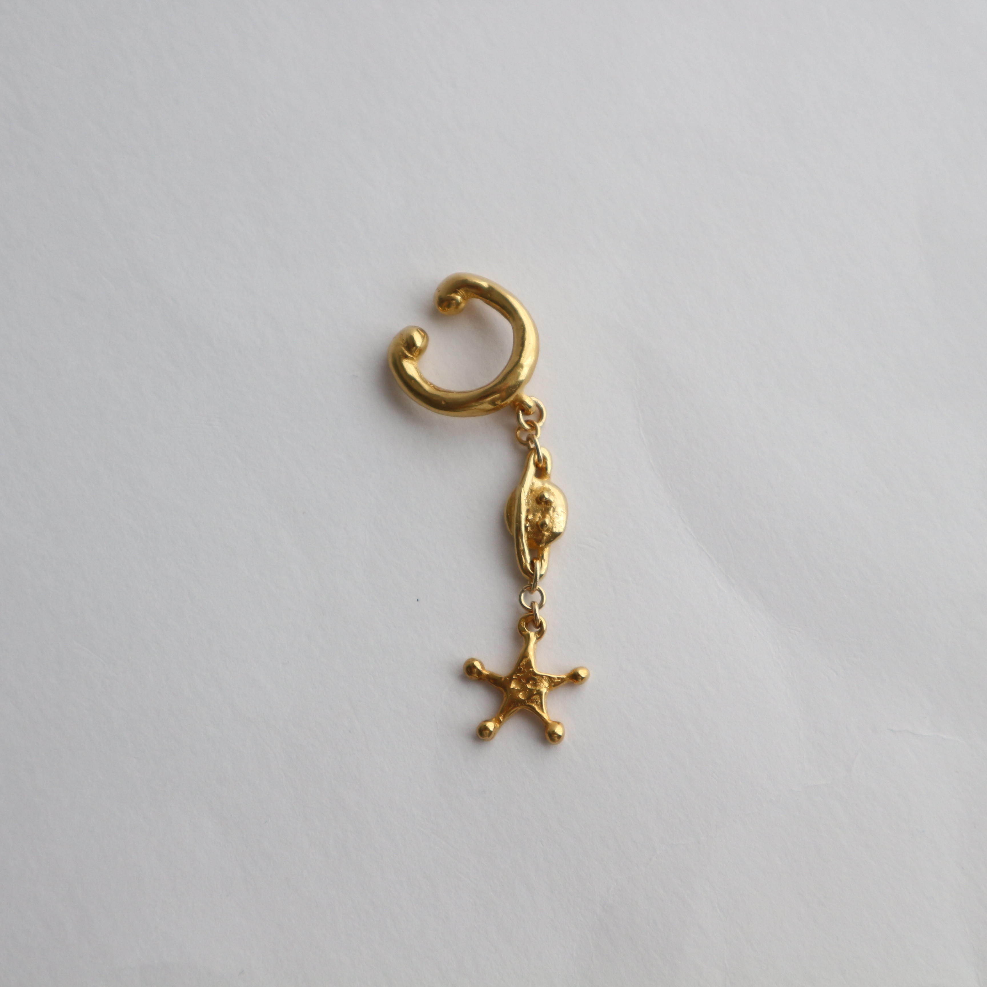 土星と星のミニイヤーカフ＜左耳用＞