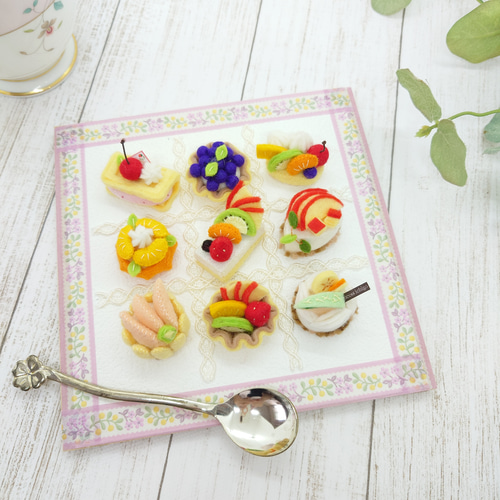 ◇フェルトミニケーキ◇ふるーつ◇額◇フレーム◇ぷりんせすいちご