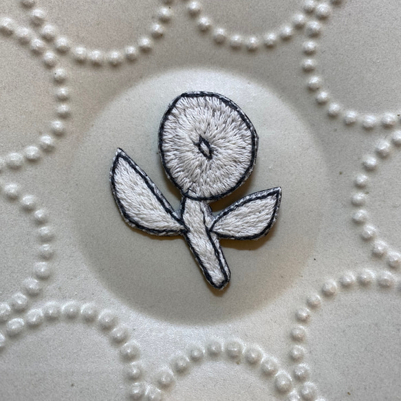 ⚠️お取り置き10-94 ハンドメイド ブローチアクセサリー ミナペルホネン生地 ミナペルホネンハンドメイドブローチ