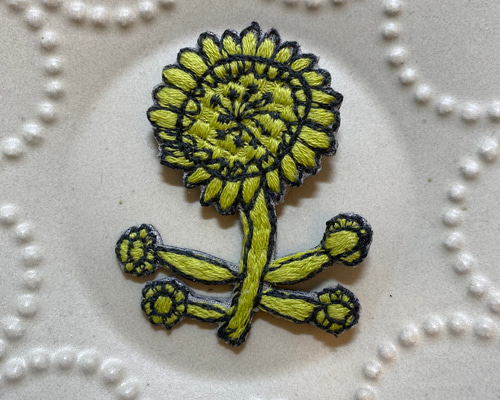 確認用手作りブローチ＊ミナペルホネン おしゃれなお花と