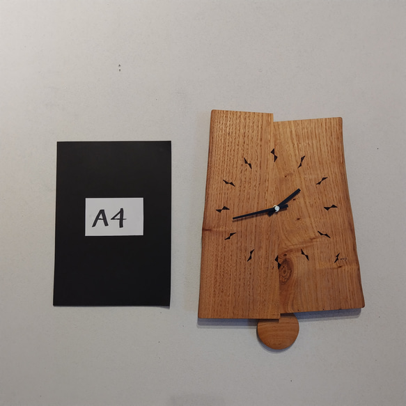壁掛け振り子時計　【ギフト対応･名入れ可】　～クリ材･２枚合わせ･縦型･創作文字～ 7枚目の画像