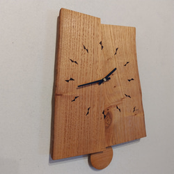 壁掛け振り子時計　【ギフト対応･名入れ可】　～クリ材･２枚合わせ･縦型･創作文字～ 2枚目の画像