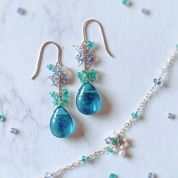 14kgfフローライトリーフカービングピアス 大粒フローライトと