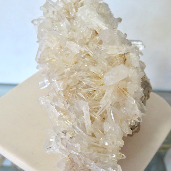【美しい鉱物標本】水晶クラスター／326グラム 3枚目の画像
