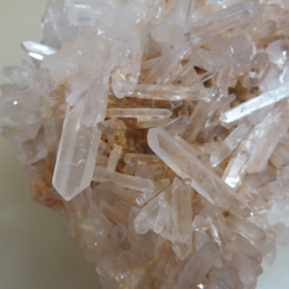 【美しい鉱物標本】水晶クラスター／326グラム 11枚目の画像