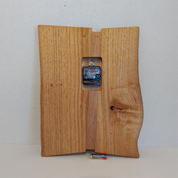 木製の壁掛け時計  V文字　【ギフト対応･名入れ可】　～クリ・クルミ～ 8枚目の画像