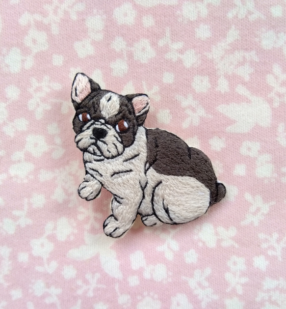 羊毛フェルト　刺繍　ブローチ　フレンチブルドック　ハンドメイド 羊毛フェルト 刺繍 ブローチ フレンチブルドック ハンドメイド