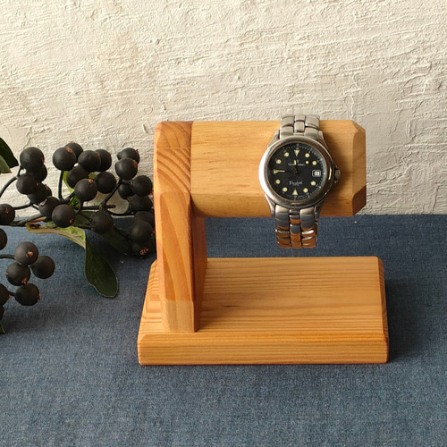 作家さんの、手作りスタンド Easily transform your hanger into a