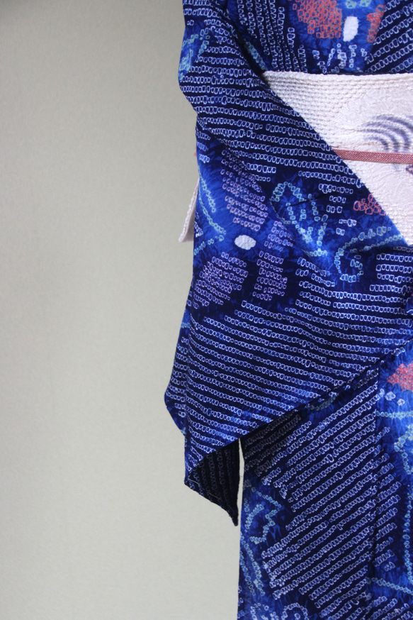 ◇現代 有松鳴海絞　浴衣◇【紺水色桃他】薄羽の蝶が幻想的に舞う　トールサイズ裄68ｃｍ木綿浴衣　 19枚目の画像