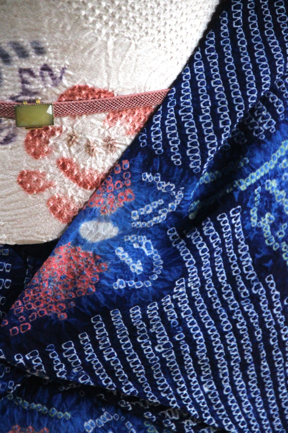 ◇現代 有松鳴海絞　浴衣◇【紺水色桃他】薄羽の蝶が幻想的に舞う　トールサイズ裄68ｃｍ木綿浴衣　 11枚目の画像