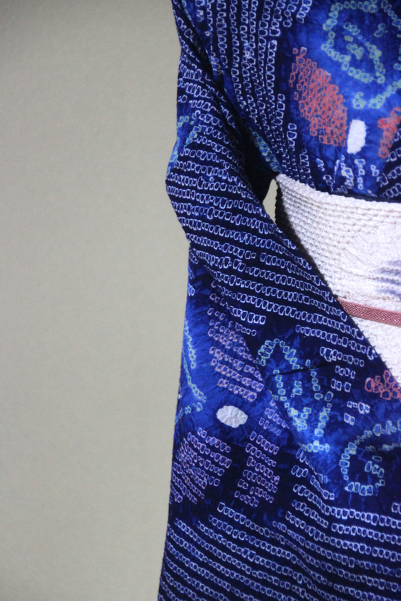 ◇現代 有松鳴海絞　浴衣◇【紺水色桃他】薄羽の蝶が幻想的に舞う　トールサイズ裄68ｃｍ木綿浴衣　 14枚目の画像
