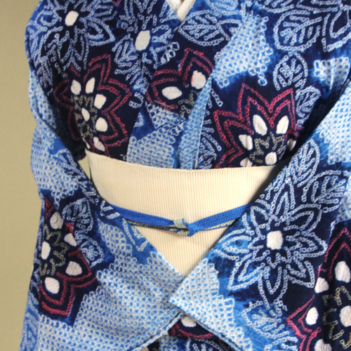 着物ー有松鳴海絞り浴衣63紺色と白幾何学模様 浴衣【美品】衿を付けて着物のように long＊大人の夏景色＊有松鳴海絞り浴衣 幾何学 濃紺 A729 | kimono tento