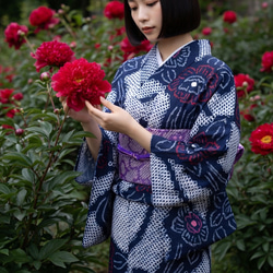 ◇現代 有松鳴海絞 浴衣◇【濃紺紅】美しさの象徴 芍薬に水流模様が