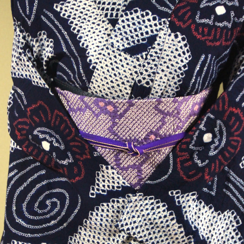 ◇現代 有松鳴海絞 浴衣◇【濃紺紅】美しさの象徴 芍薬に水流模様が