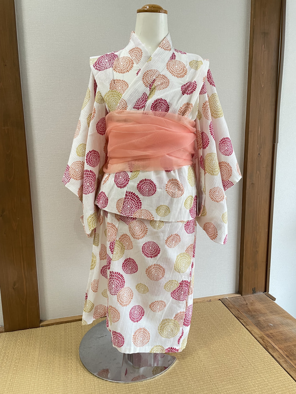 浴衣　★新品未使用★　高島屋で購入 白地に黒の梅の花が優雅に配置されたモノクローム浴衣3点セット