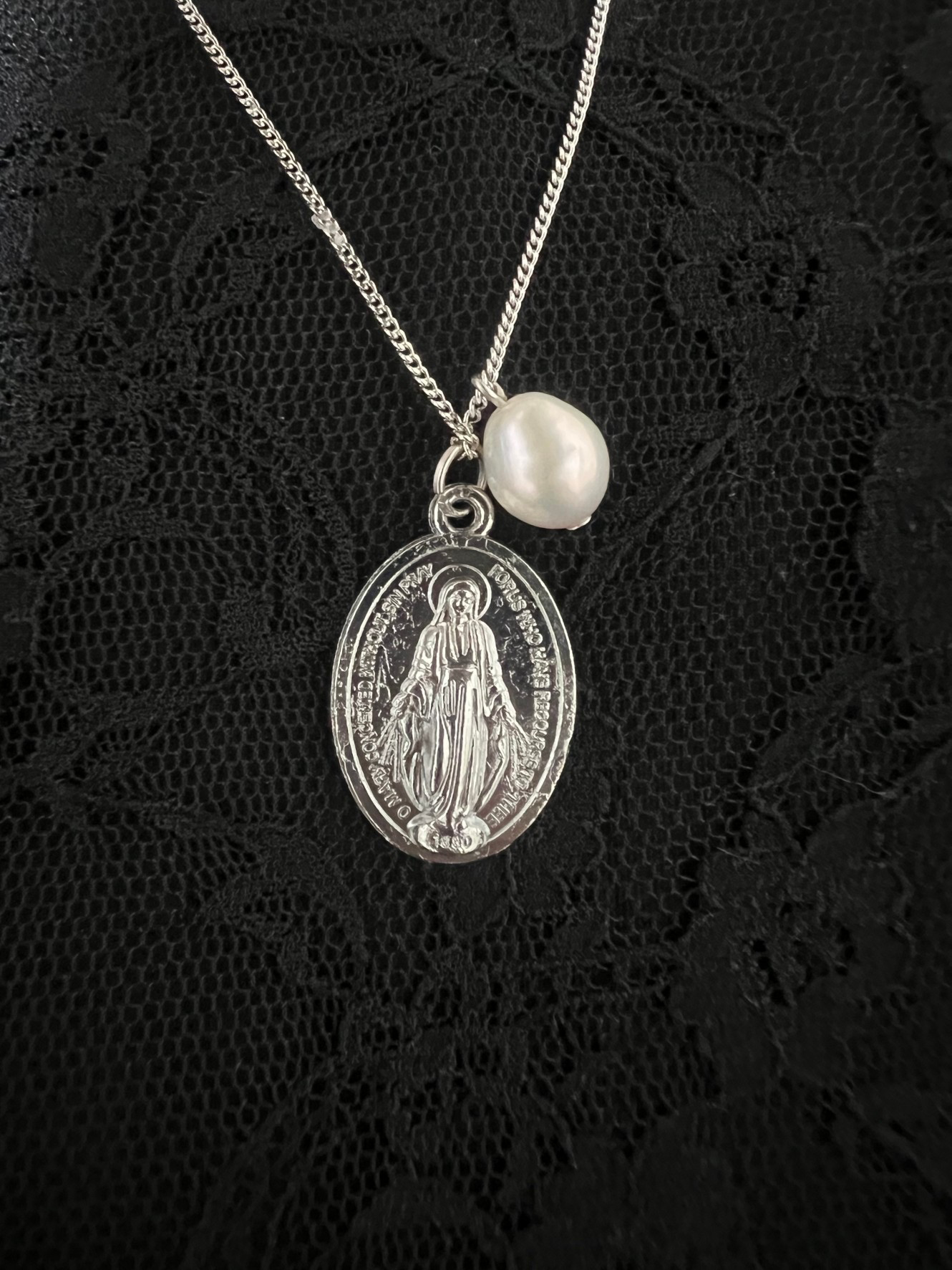 伊勢真珠産アコヤ真珠と長崎のマリア様メダイのコラボネックレス✨