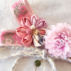 浴衣 頭髮 髮飾 緞帶 粉紅 成年儀式 婚禮 七五三 櫻作 紅花搖曳的蝴蝶梳子 第2張的照片