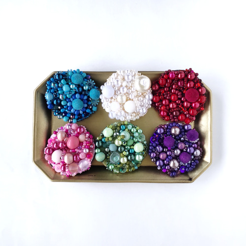 まるいビーズ刺繍ブローチ ブローチ 銀や 通販 16286042｜Creema