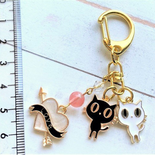 ラブリー・キャッツ ☆ シェルピンク ☆ キーホルダー /ハート  