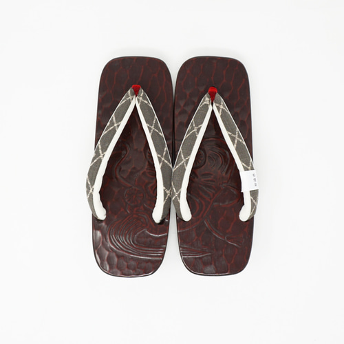 男性 鎌倉彫 桐右近下駄 松煙染鼻緒 サイズ： L寸 シューズ・靴  