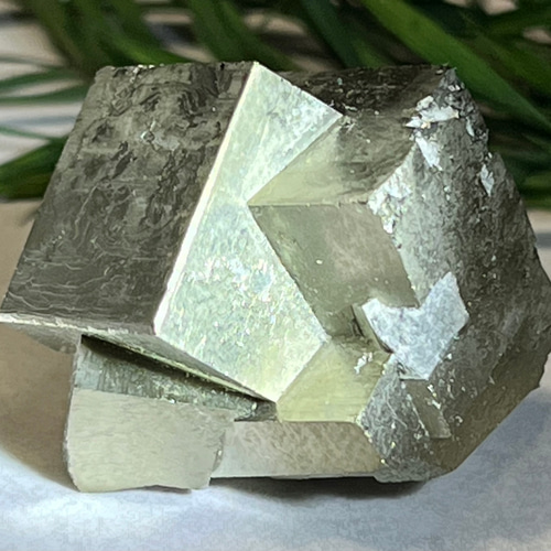 怨念払い】パイライト 結晶 原石 ラフストーン キューブ 天然石 東洋