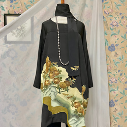 松に梅や菊花　黒留袖ジャケット　透け感カーディガン　絽素材　着物リメイク デザイナーズライン全商品｜着物リメイクGeGe