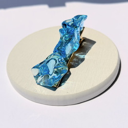 ブルーの氷のヘアクリップ / レジン / 水 / 海 6枚目の画像