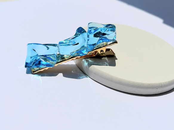ブルーの氷のヘアクリップ / レジン / 水 / 海 5枚目の画像