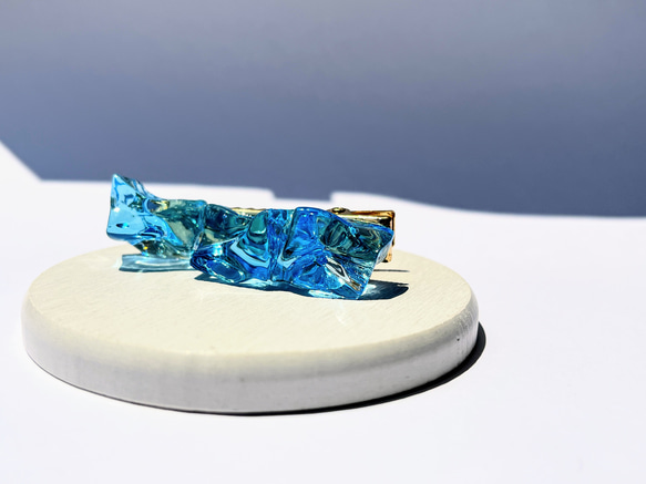ブルーの氷のヘアクリップ / レジン / 水 / 海 7枚目の画像