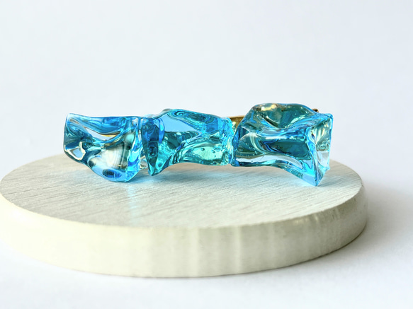 ブルーの氷のヘアクリップ / レジン / 水 / 海 9枚目の画像