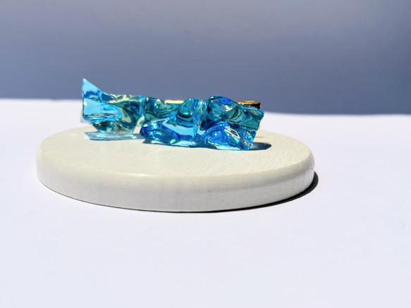 ブルーの氷のヘアクリップ / レジン / 水 / 海 8枚目の画像