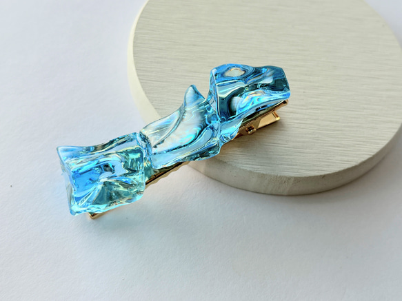 ブルーの氷のヘアクリップ / レジン / 水 / 海 11枚目の画像