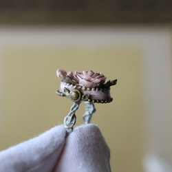 Pompadour　ポンパドゥール　　　ロココピンクのバラの指輪 3枚目の画像