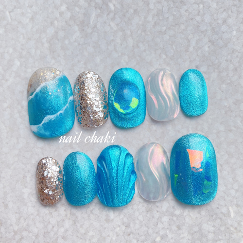 砂浜とオーロラの海ネイル マーメイド 貝殻 人魚の鱗 リゾート  