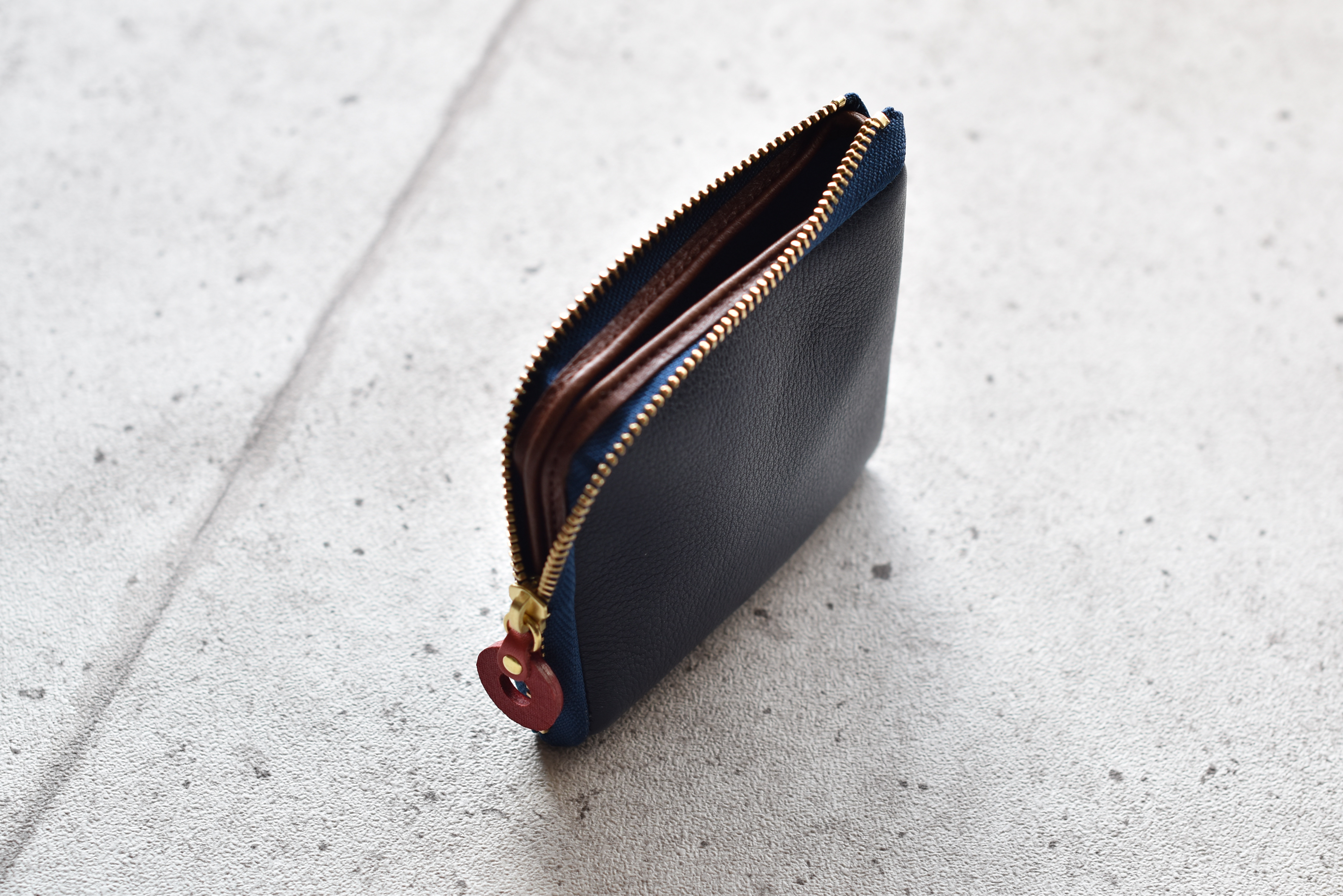 漁師の娘サイフ　黒色　ワニ　箱付き