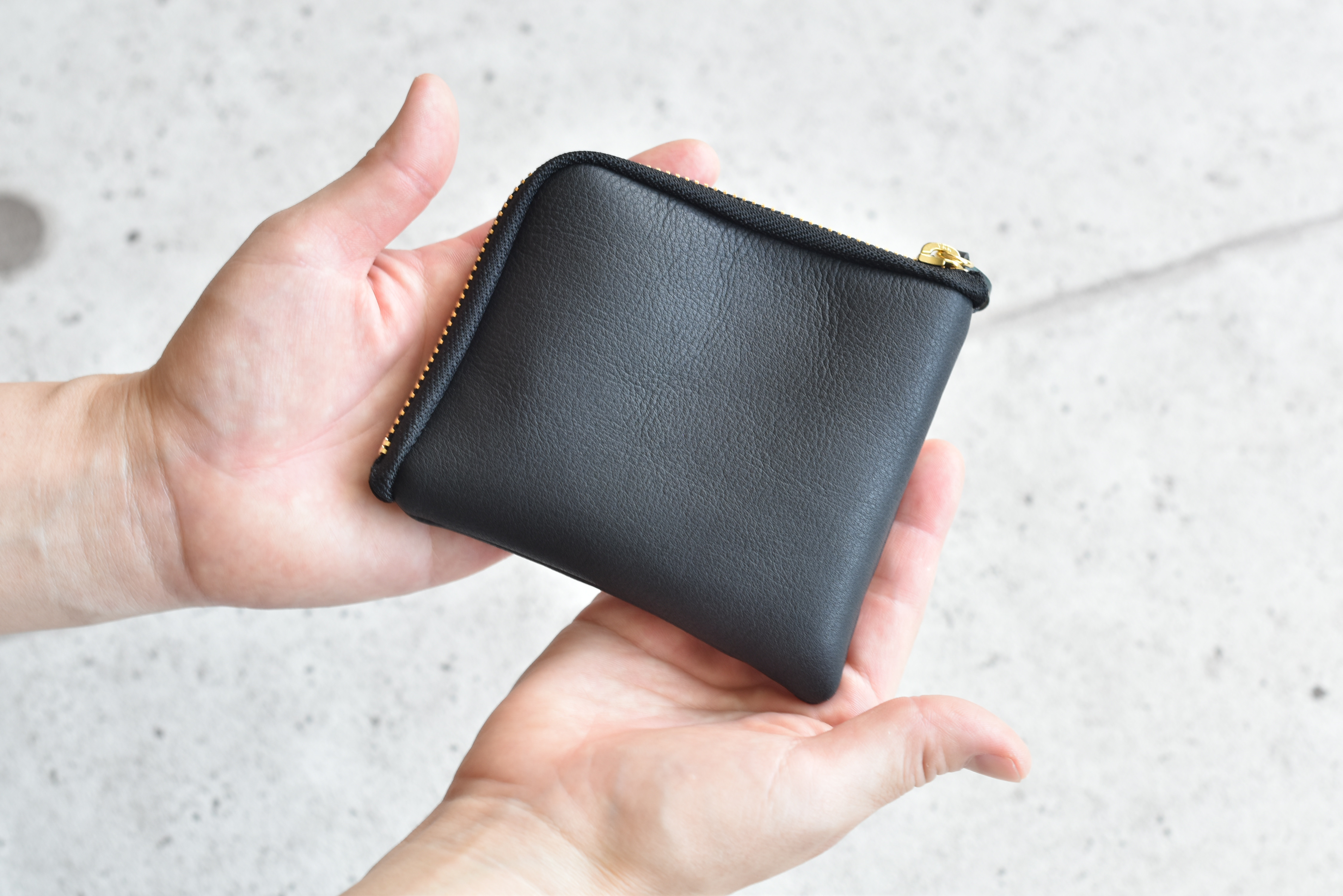 漁師の娘サイフ　黒色　ワニ　箱付き