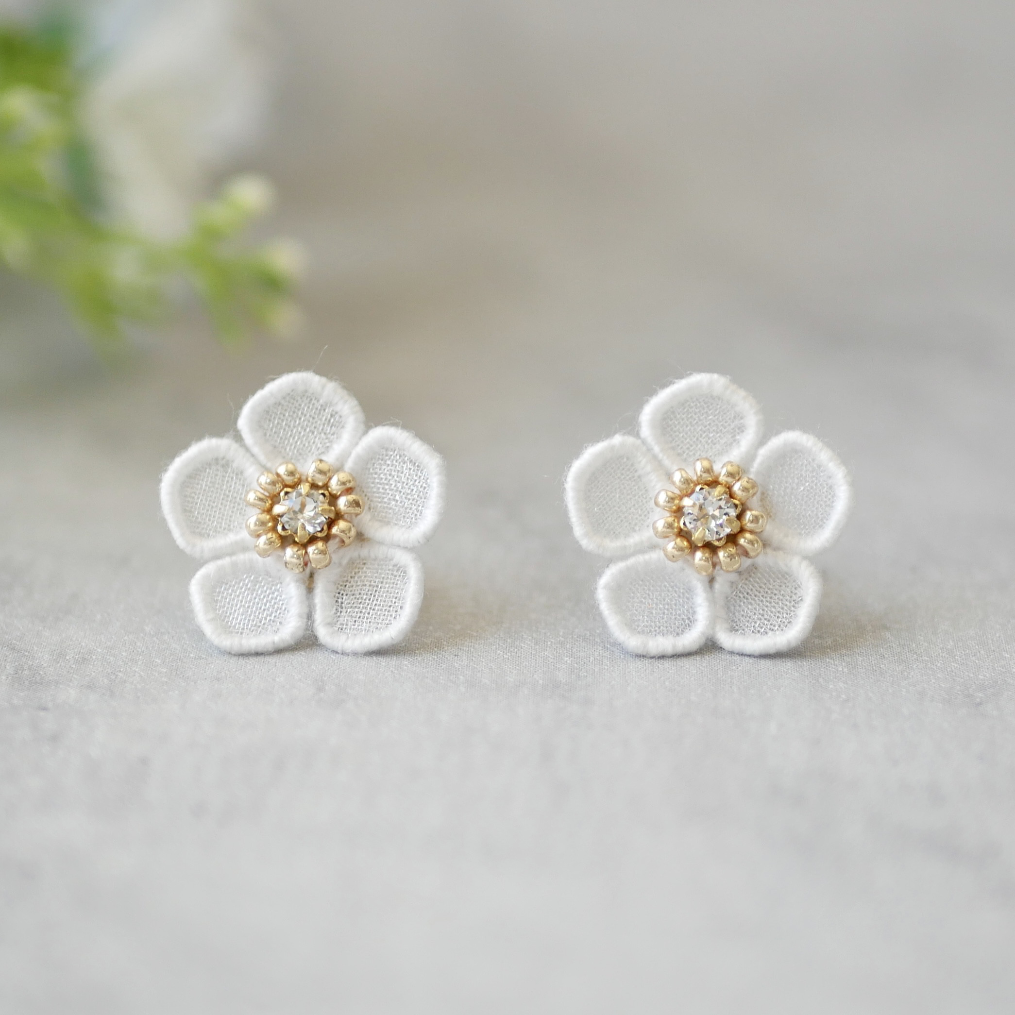 楽天市場】ピアス イヤリング フラワー ホワイト お花 パール