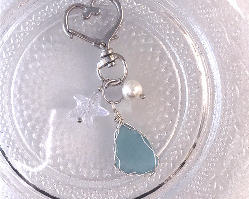 シーグラスキーホルダー（ブルーグラス） キーホルダー sora 通販