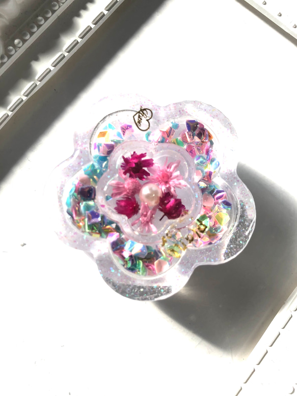 キラキラお花のスマホグリップドライフラワー入り大人可愛いシェイカースマホグリップ♡レジン 11枚目の画像