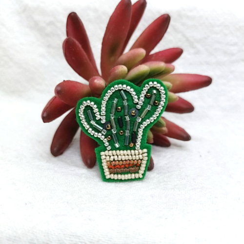 サボテンいち☆ビーズ刺繍ブローチ ブローチ pinco 通販 16288957