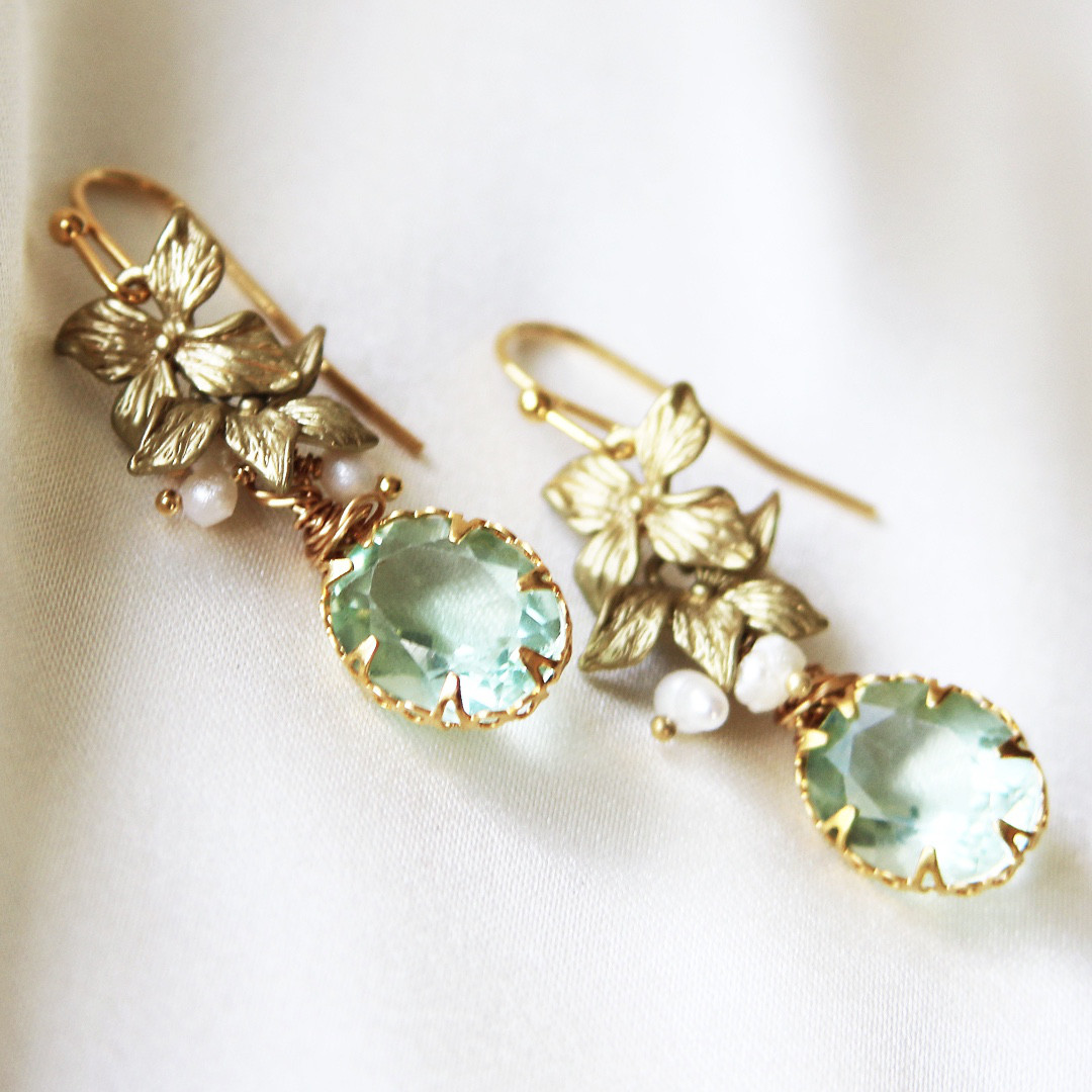 【妖精の女王のジュエリー】 Titaniaピアス（グリーンフローライト）金属アレルギー対応