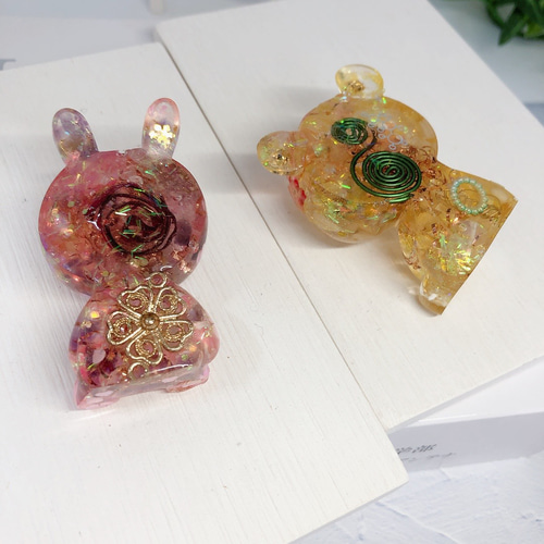 未使用■ハンドメイド，天然石さざれ鶴の額■貴重品，インテリア 高波動】天然石 置物 オルゴナイト 動物 ウサギ クマさん プレゼント