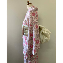 インド綿の二部式浴衣 おはしょり付き　Mサイズ　くすみピンクフラワー 3枚目の画像
